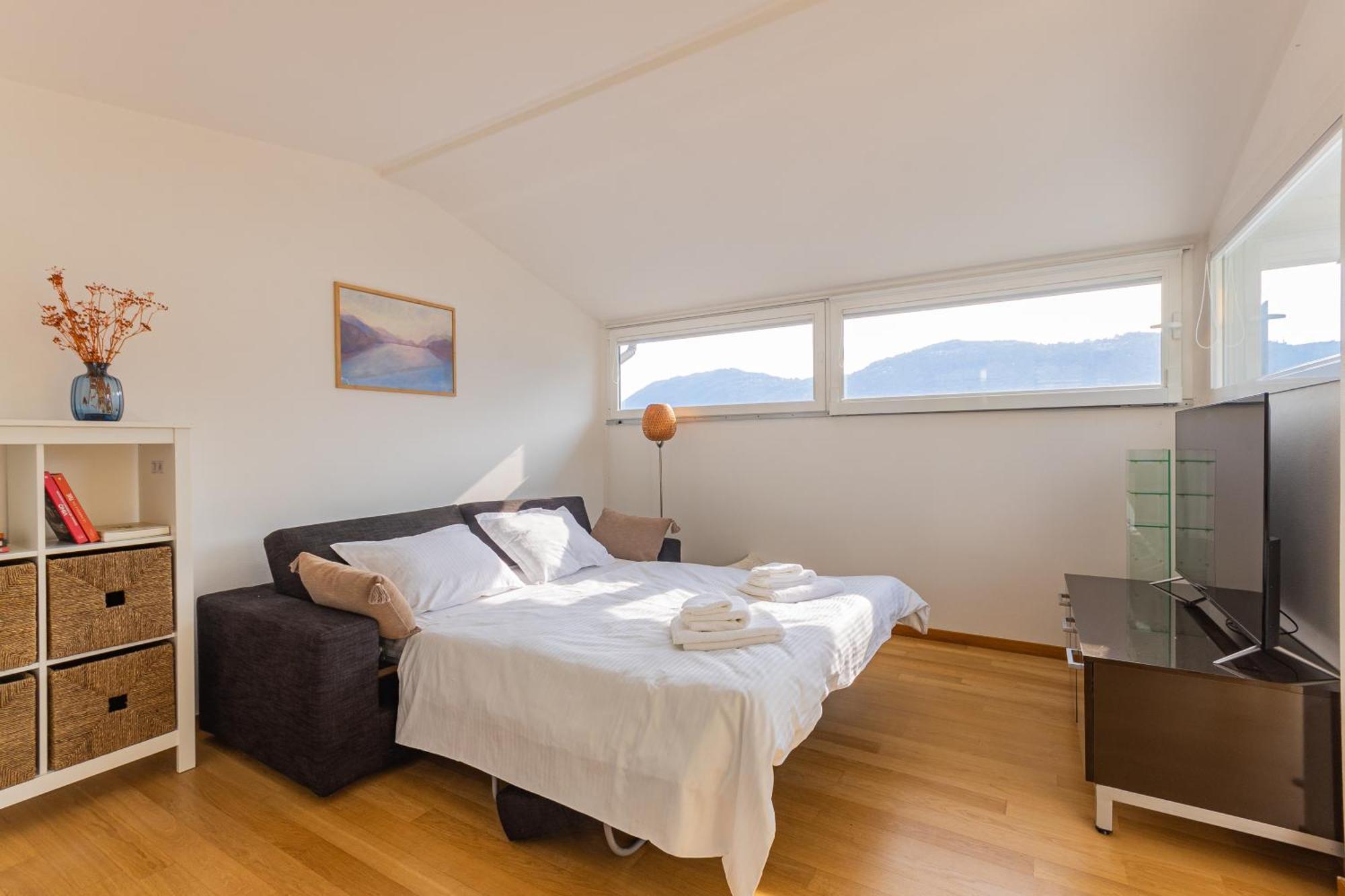 Casa Madlen - Bright Attic With Marvelous View Daire Campione dʼItalia Dış mekan fotoğraf