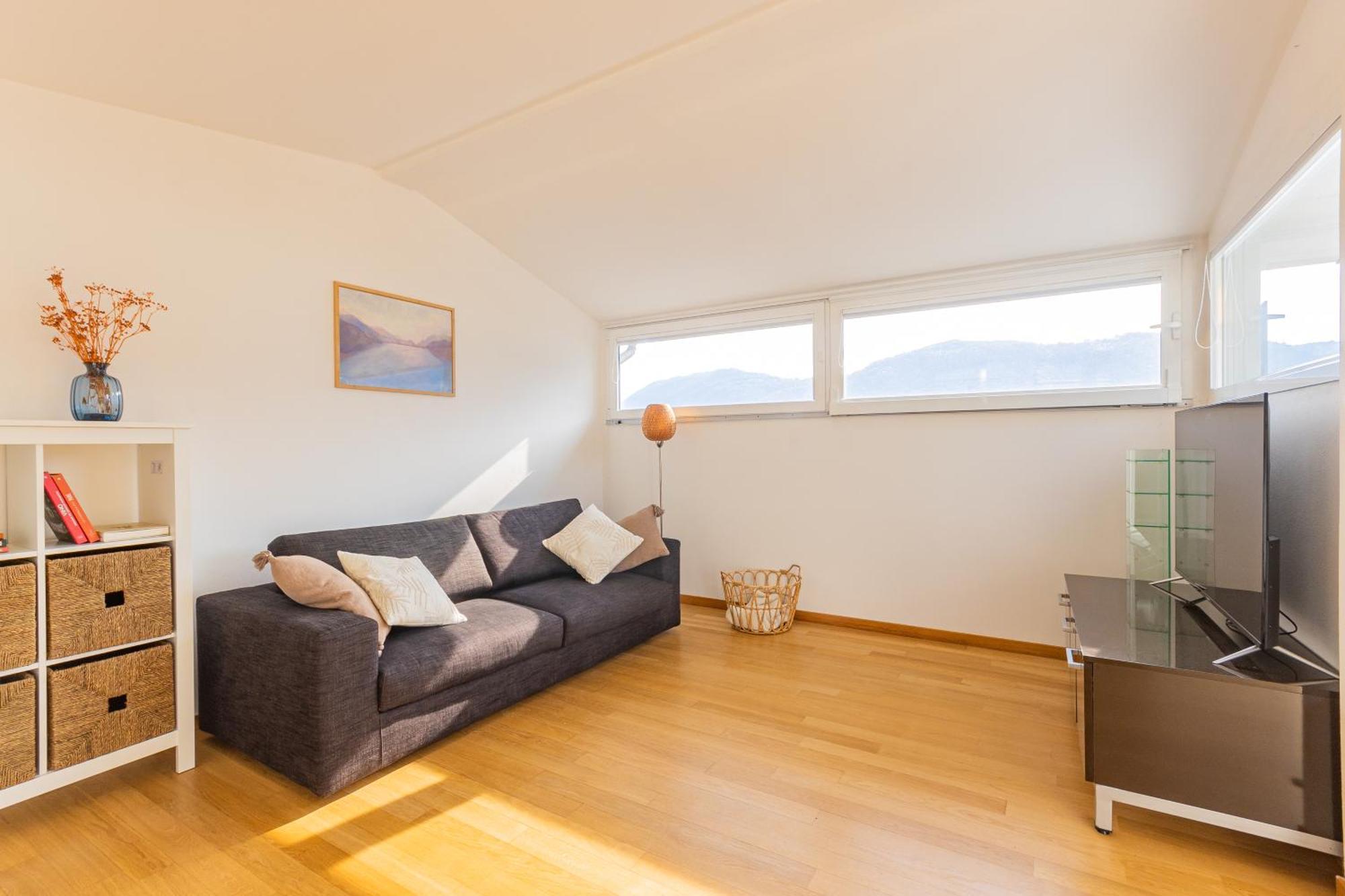 Casa Madlen - Bright Attic With Marvelous View Daire Campione dʼItalia Dış mekan fotoğraf